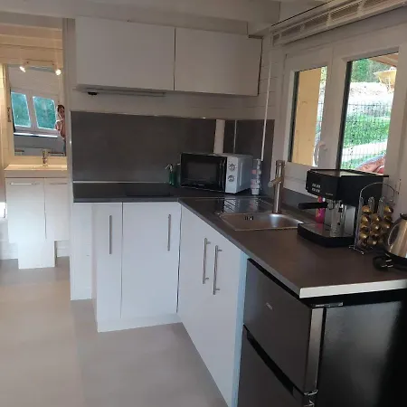 Maisonnette بيت للعطل تالوار